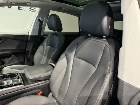 Used 2022 Audi Q8 Premium Plus image 14