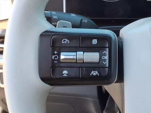 Certified 2024 Hyundai Santa Fe SEL image 18