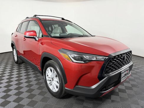 Used 2023 Toyota Corolla Cross LE w/ Moonroof Package AWD/4WD image 6