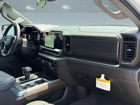 Certified 2025 Chevrolet Silverado 1500 LT w/ Protection Package RWD image 29