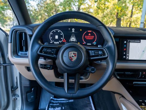 Certified 2024 Porsche Cayenne image 26