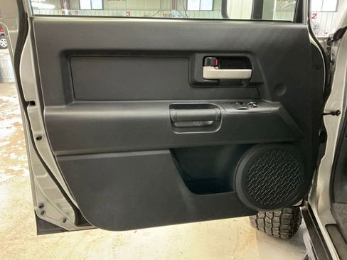 Used 2007 Toyota FJ Cruiser 4WD image 13