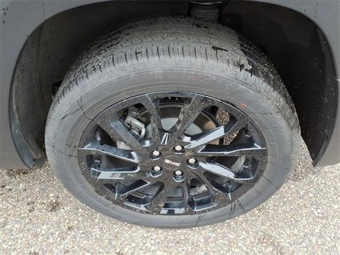 Used 2024 GMC Terrain SLE w/ Driver Convenience Package image 20