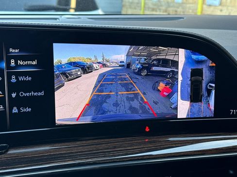 Used 2023 Cadillac Escalade Premium Luxury image 25