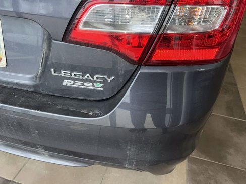 Used 2017 Subaru Legacy 2.5i Premium image 3