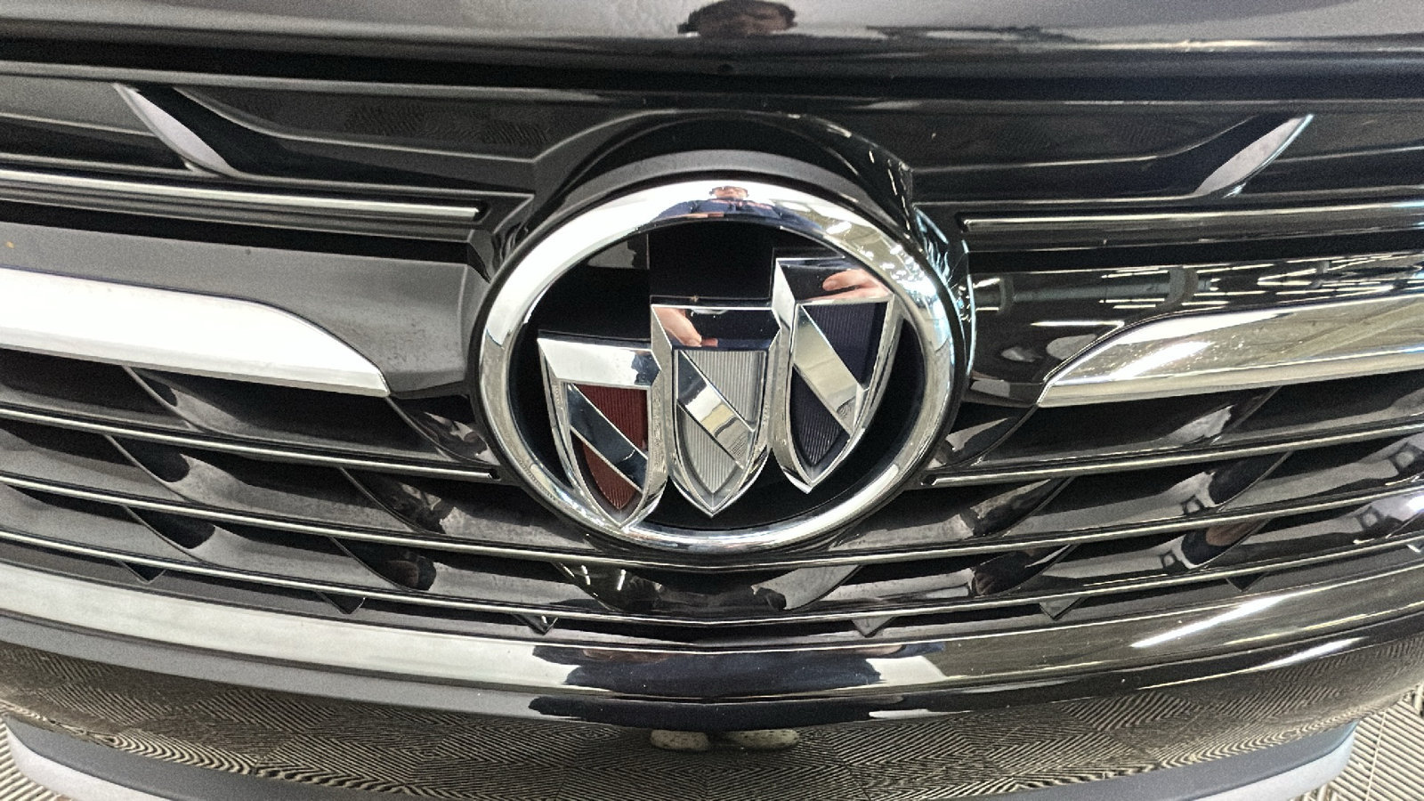 Used 2023 Buick Envision Essence w/ Sport Touring Package FWD image 10