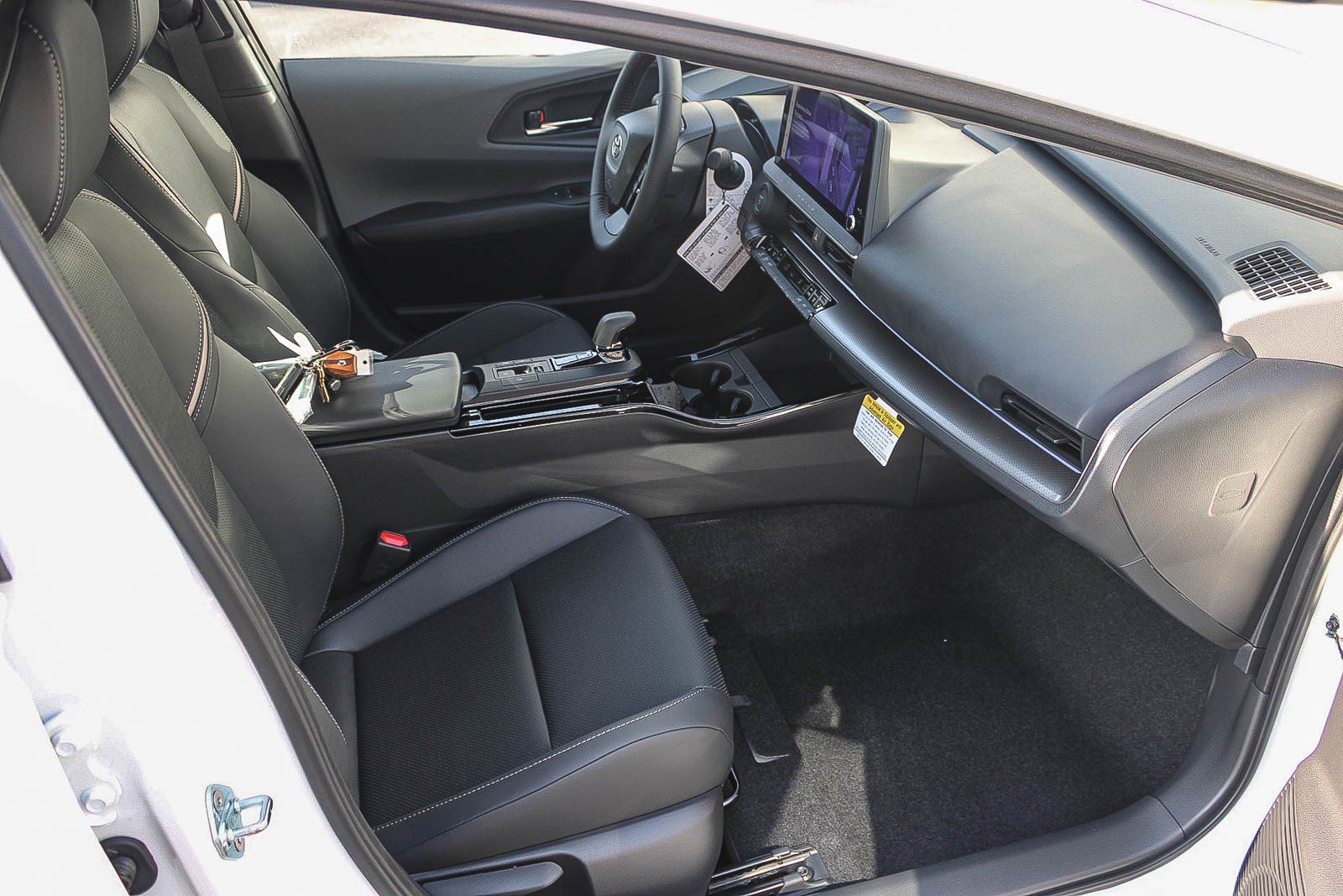 New 2027 Toyota Prius Limited FWD image 18