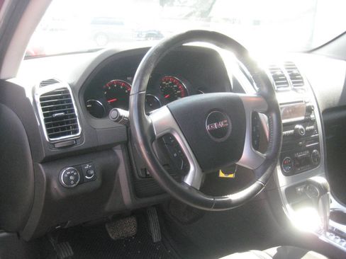 Used 2010 GMC Acadia SLE image 9
