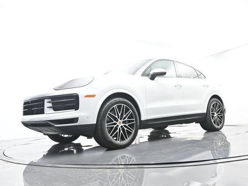 Certified 2024 Porsche Cayenne Coupe AWD/4WD image 45