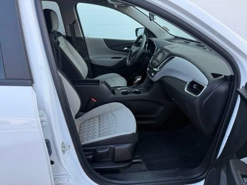 Used 2023 Chevrolet Equinox LS w/ LS Convenience Package FWD image 15