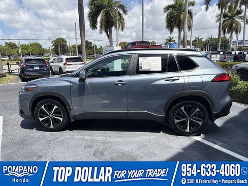 Used 2023 Toyota Corolla Cross AWD Hybrid w/ Convenience Package image 6