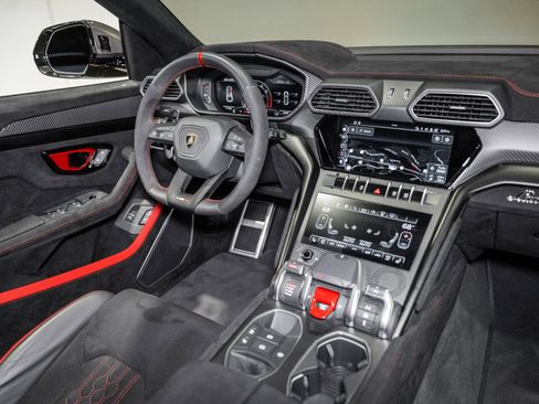 Used 2024 Lamborghini Urus Performante AWD/4WD image 31