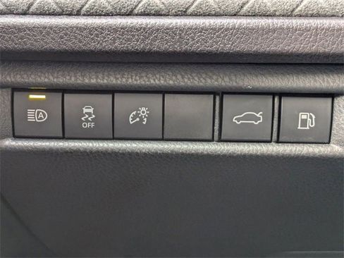 Used 2025 Toyota Camry XLE image 25