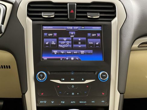 Used 2013 Ford Fusion SE image 18