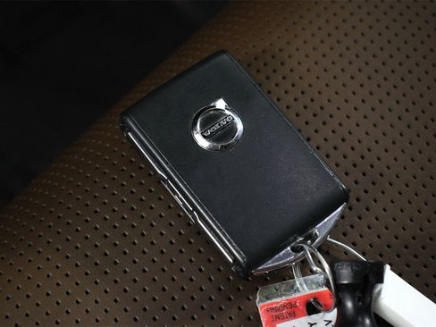 Certified 2023 Volvo XC90 T8 Ultimate image 33