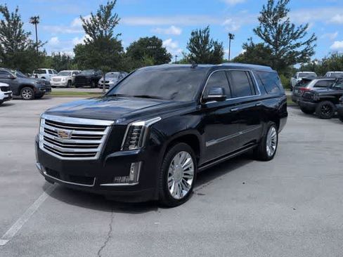 Used 2019 Cadillac Escalade ESV Platinum AWD/4WD image 4