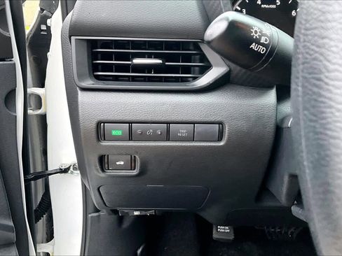 Certified 2025 Nissan Sentra S FWD image 32