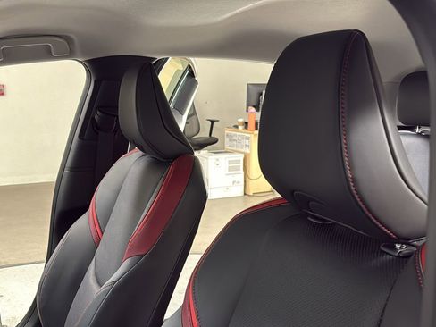 Used 2025 Toyota Prius XSE image 13