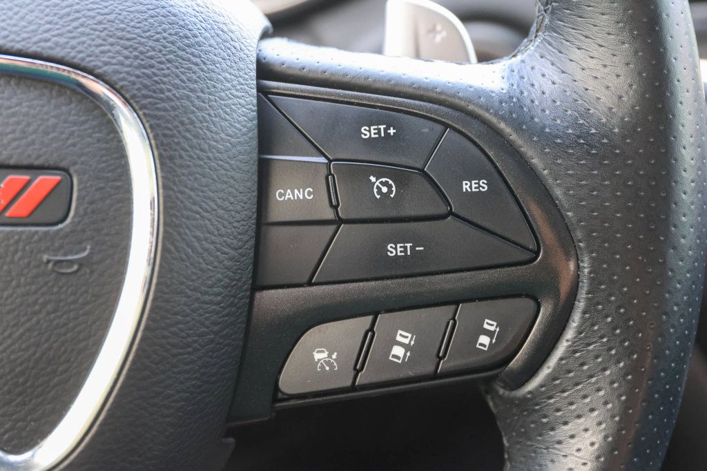 Used 2018 Dodge Durango R/T w/ Technology Group AWD/4WD image 36