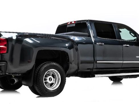 Used 2019 GMC Sierra 3500 Denali image 3