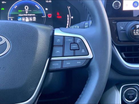 Used 2025 Toyota Grand Highlander XLE FWD image 25