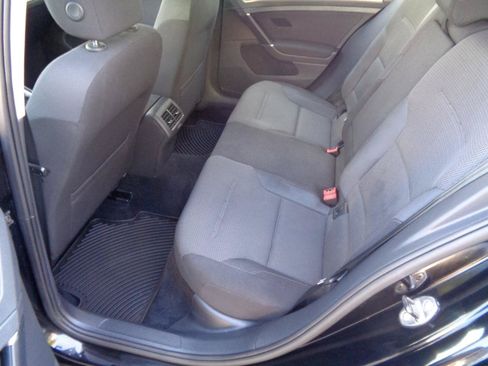 Used 2017 Volkswagen Golf S AWD/4WD image 6