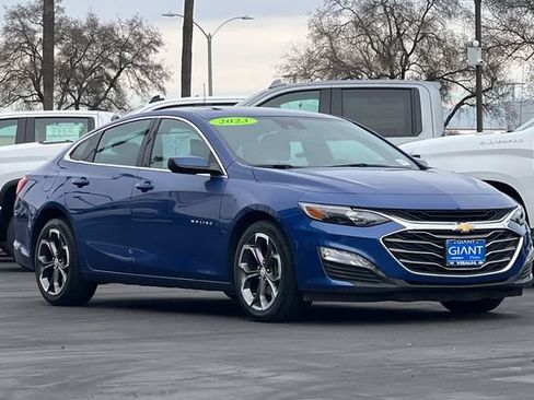 Used 2023 Chevrolet Malibu LT image 2