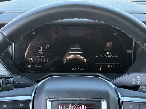 Used 2025 GMC Acadia Elevation image 16