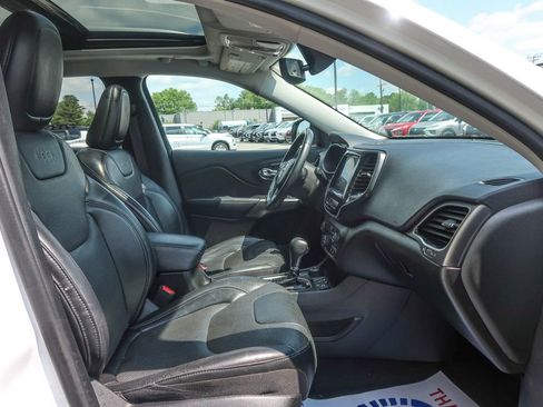 Used 2019 Jeep Cherokee Limited AWD/4WD image 19