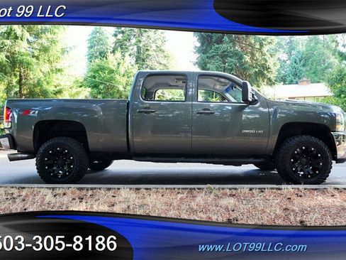 Used 2011 Chevrolet Silverado 2500 LTZ w/ LTZ Plus Package AWD/4WD image 8