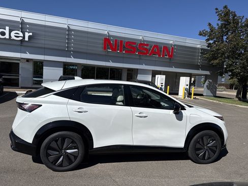 Certified 2024 Nissan Ariya AWD image 11