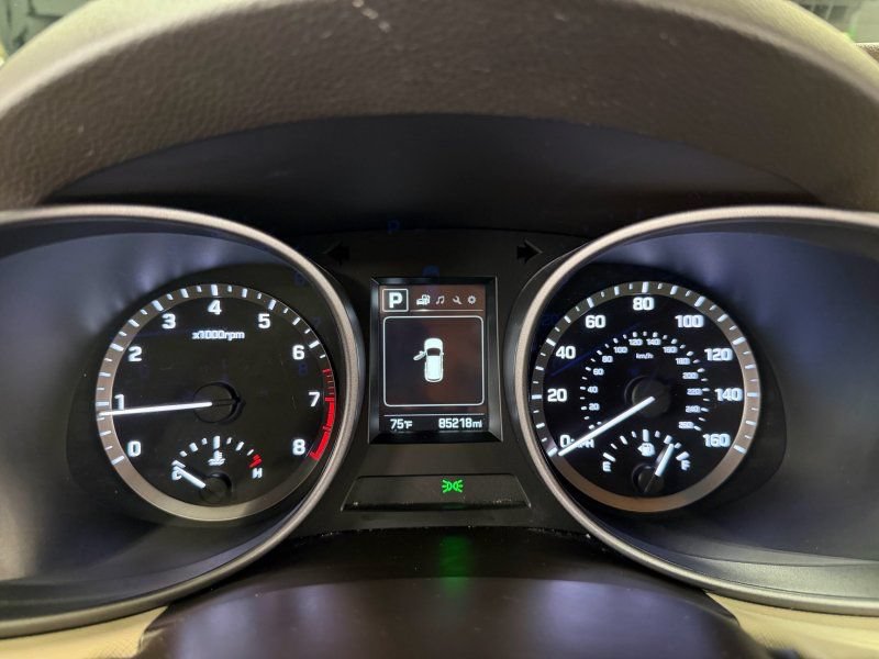 Used 2017 Hyundai Santa Fe Sport FWD image 11