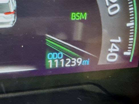 Used 2021 Toyota RAV4 Limited AWD/4WD image 4