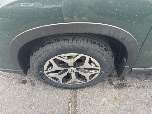 Certified 2023 Subaru Forester Premium AWD/4WD image 7