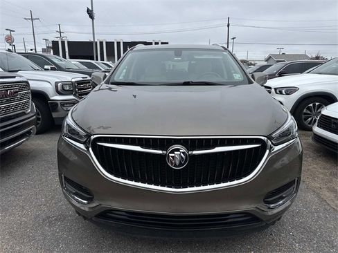 Used 2020 Buick Enclave Essence w/ Sound and Sites Package image 2