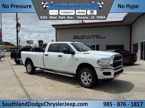 Used 2024 RAM 2500 Big Horn AWD/4WD image 1