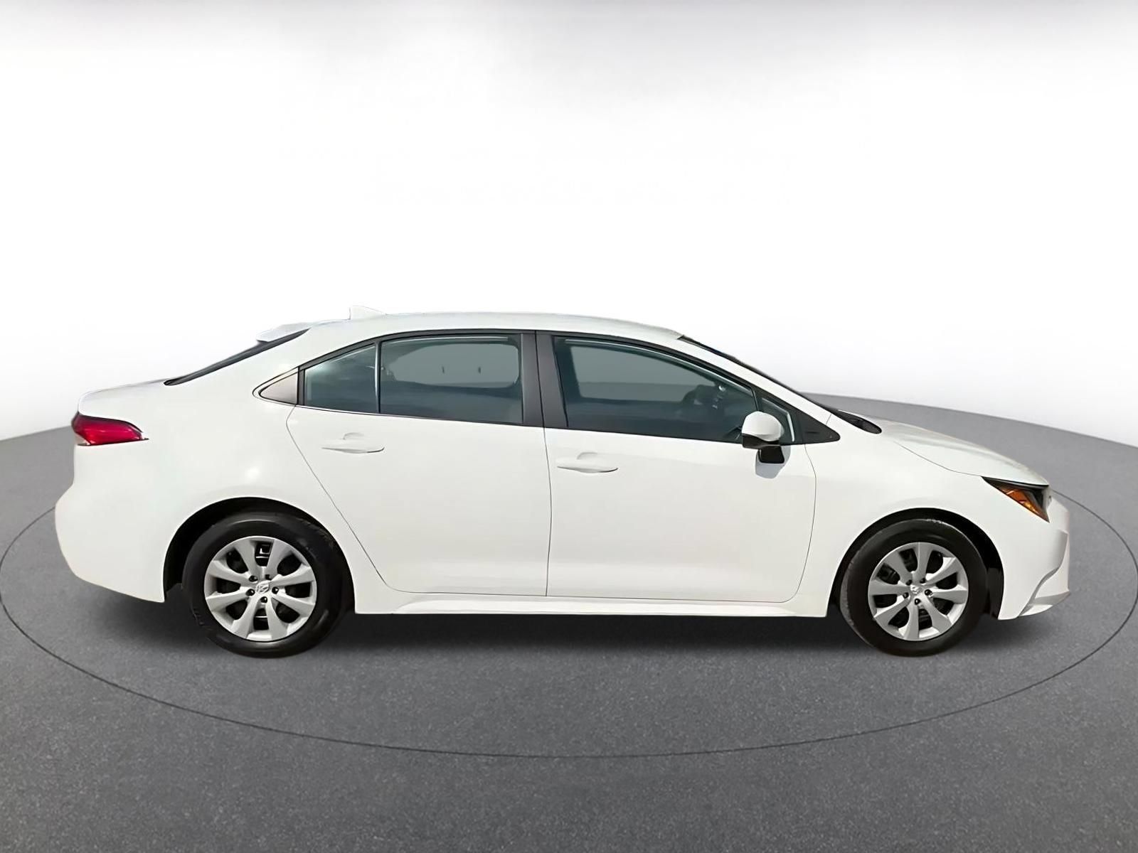 Used 2025 Toyota Corolla LE FWD image 15