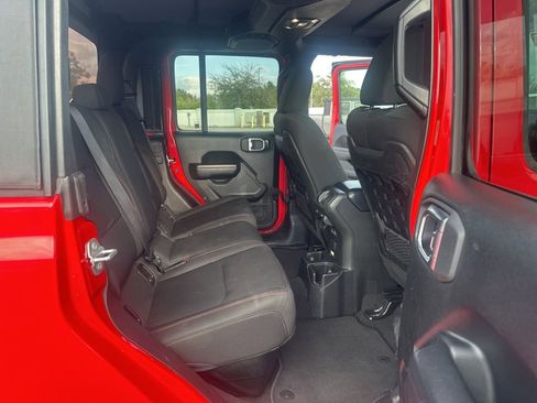 Used 2022 Jeep Gladiator Rubicon w/ Cold Weather Group image 10