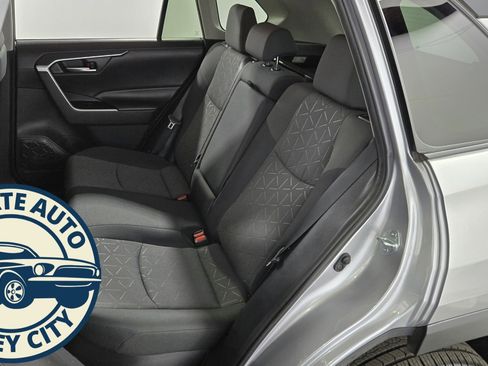 Used 2020 Toyota RAV4 XLE image 25