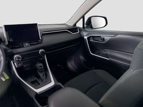 Certified 2025 Toyota RAV4 LE image 21