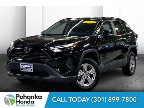 Used 2025 Toyota RAV4 XLE image 12