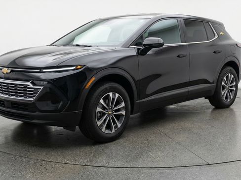 Used 2025 Chevrolet Equinox LT FWD image 3