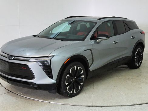 New 2025 Chevrolet Blazer EV RS image 3