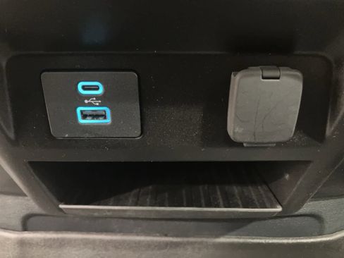 Certified 2022 Ford F350 XLT w/ XLT Value Package image 17