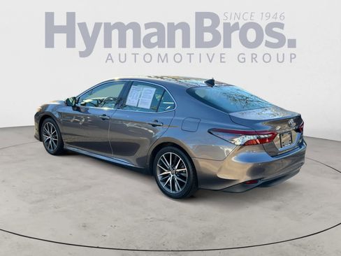 Used 2021 Toyota Camry XLE w/ Navigation Package image 6