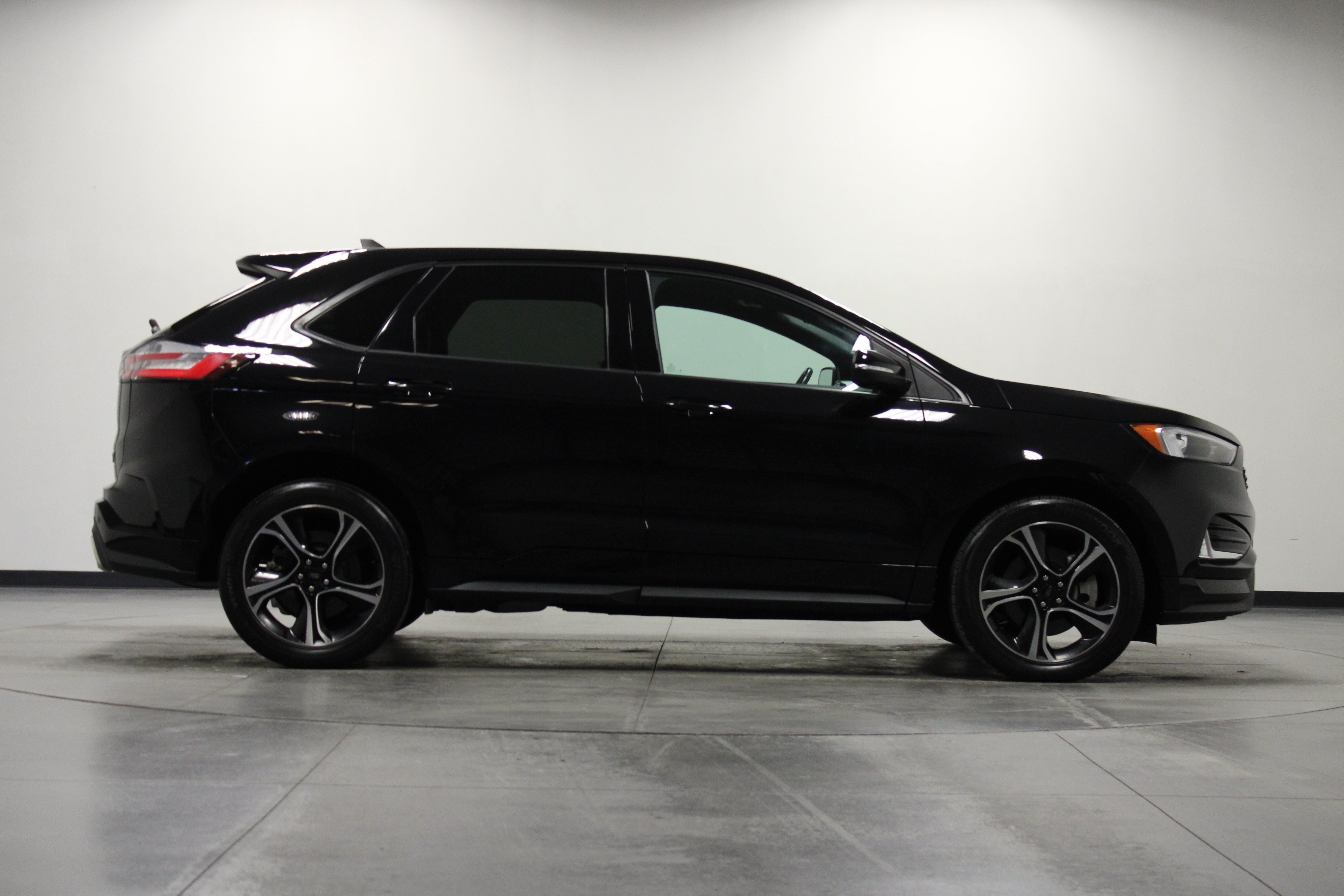 Used 2023 Ford Edge ST AWD/4WD image 3