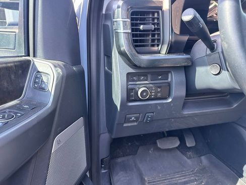 Used 2024 Ford F250 Lariat w/ Lariat Ultimate Package AWD/4WD image 8