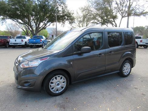 Used 2016 Ford Transit Connect XLT image 4