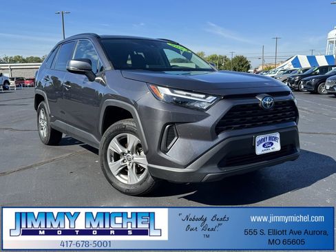 Used 2024 Toyota RAV4 XLE image 1