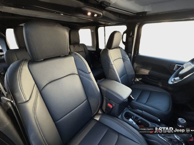 New 2025 Jeep Wrangler Unlimited Sahara AWD/4WD image 13